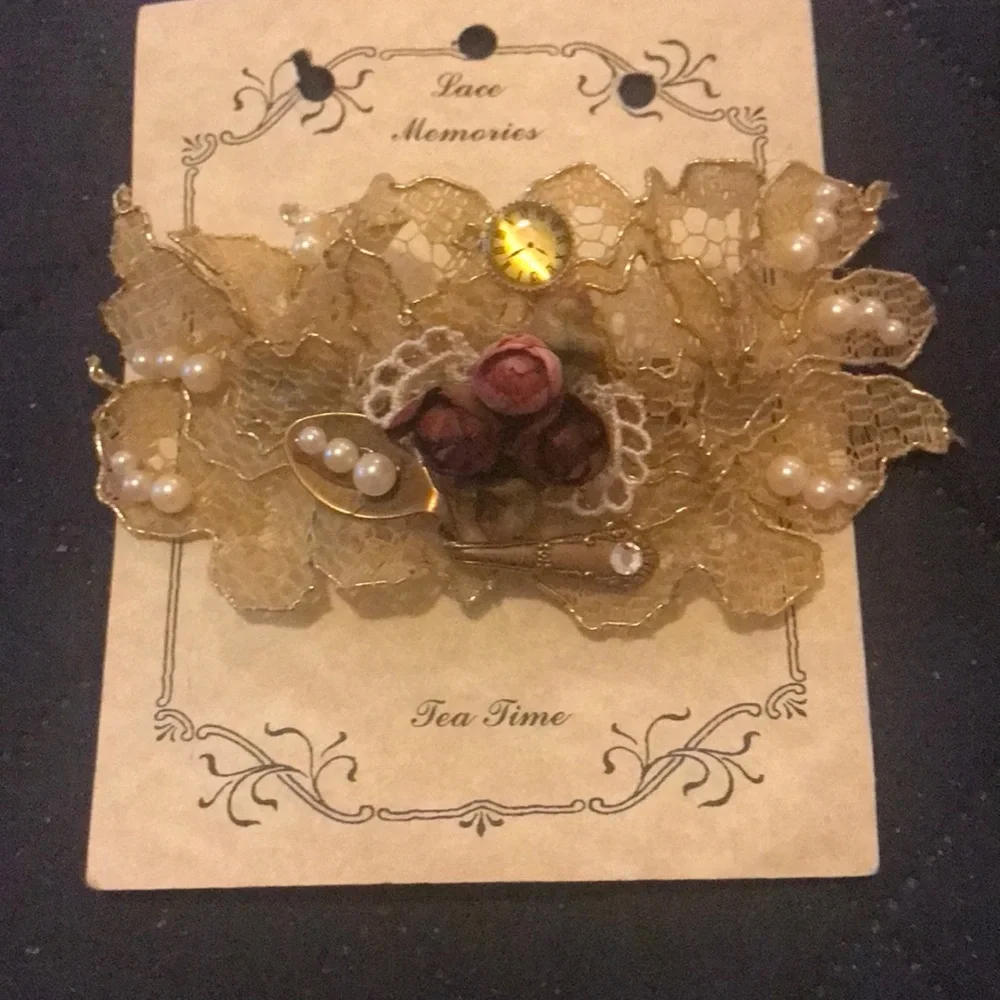 LAST DAY Gold Floral Lace Statement Hair Clip with Pearls